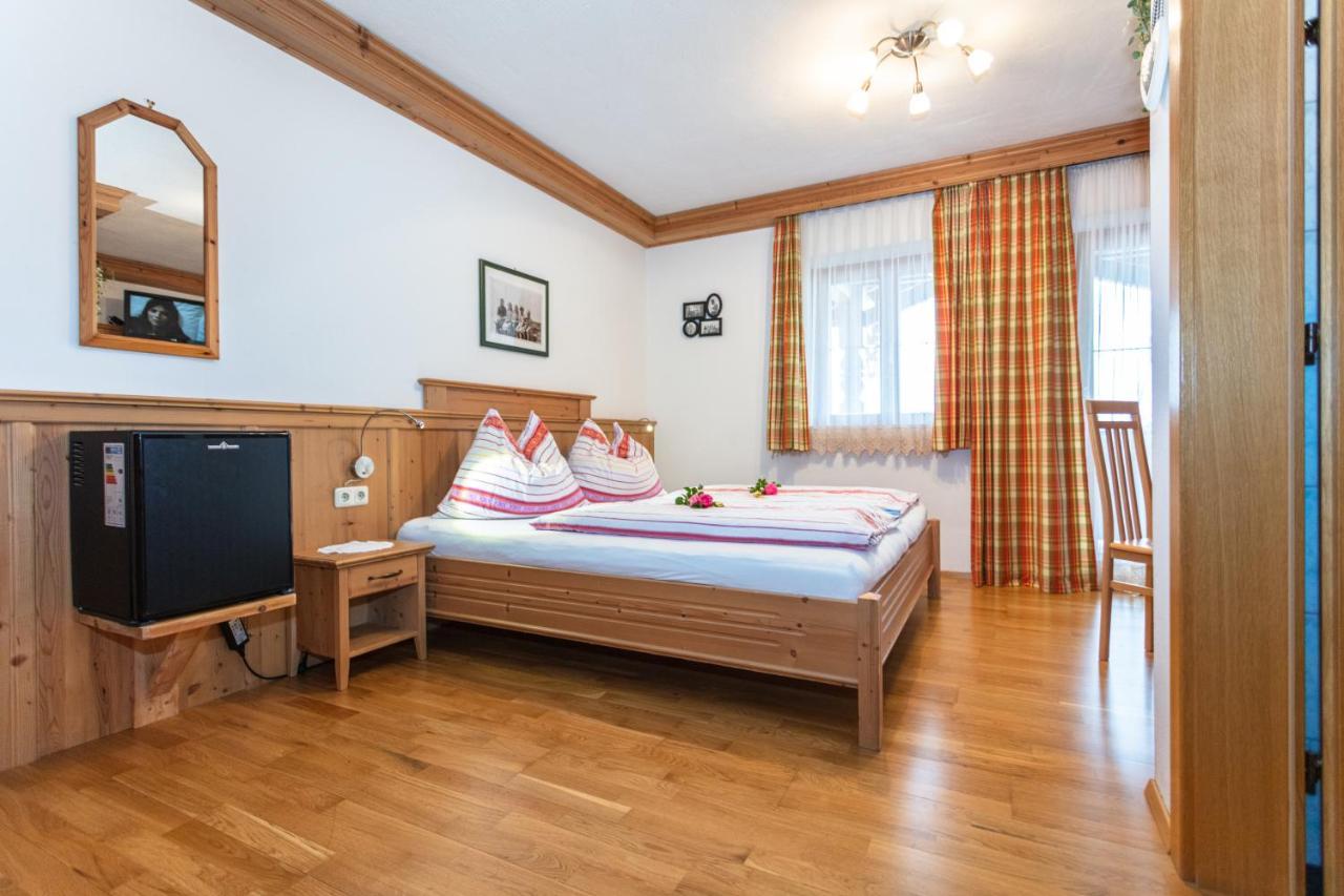 באד הופגסטין Hotel-Pension Lackenbauer מראה חיצוני תמונה