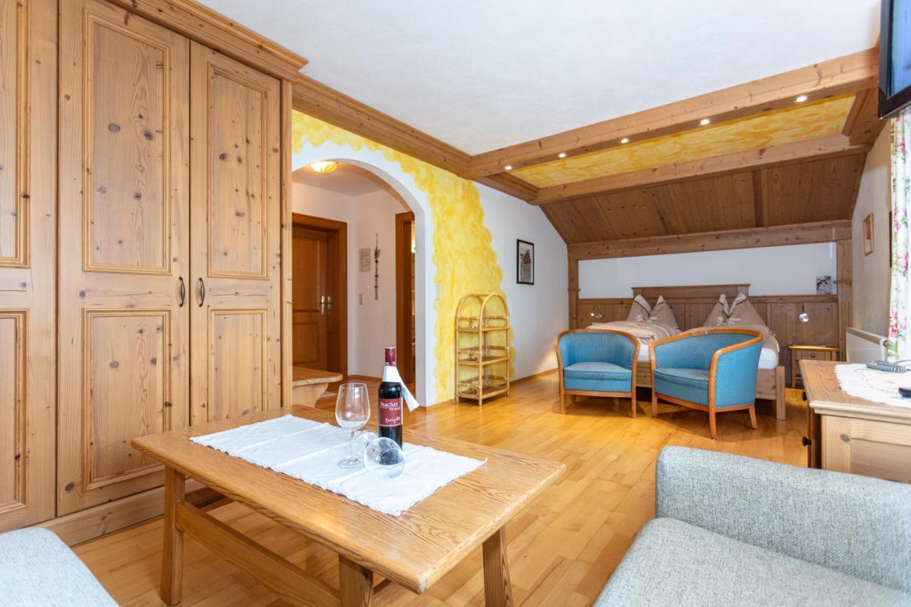 באד הופגסטין Hotel-Pension Lackenbauer מראה חיצוני תמונה